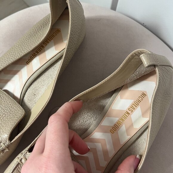 Nicholas Kirkwood Cream Pebbled Leather Flats Size 40.5 - Picture 6 of 8